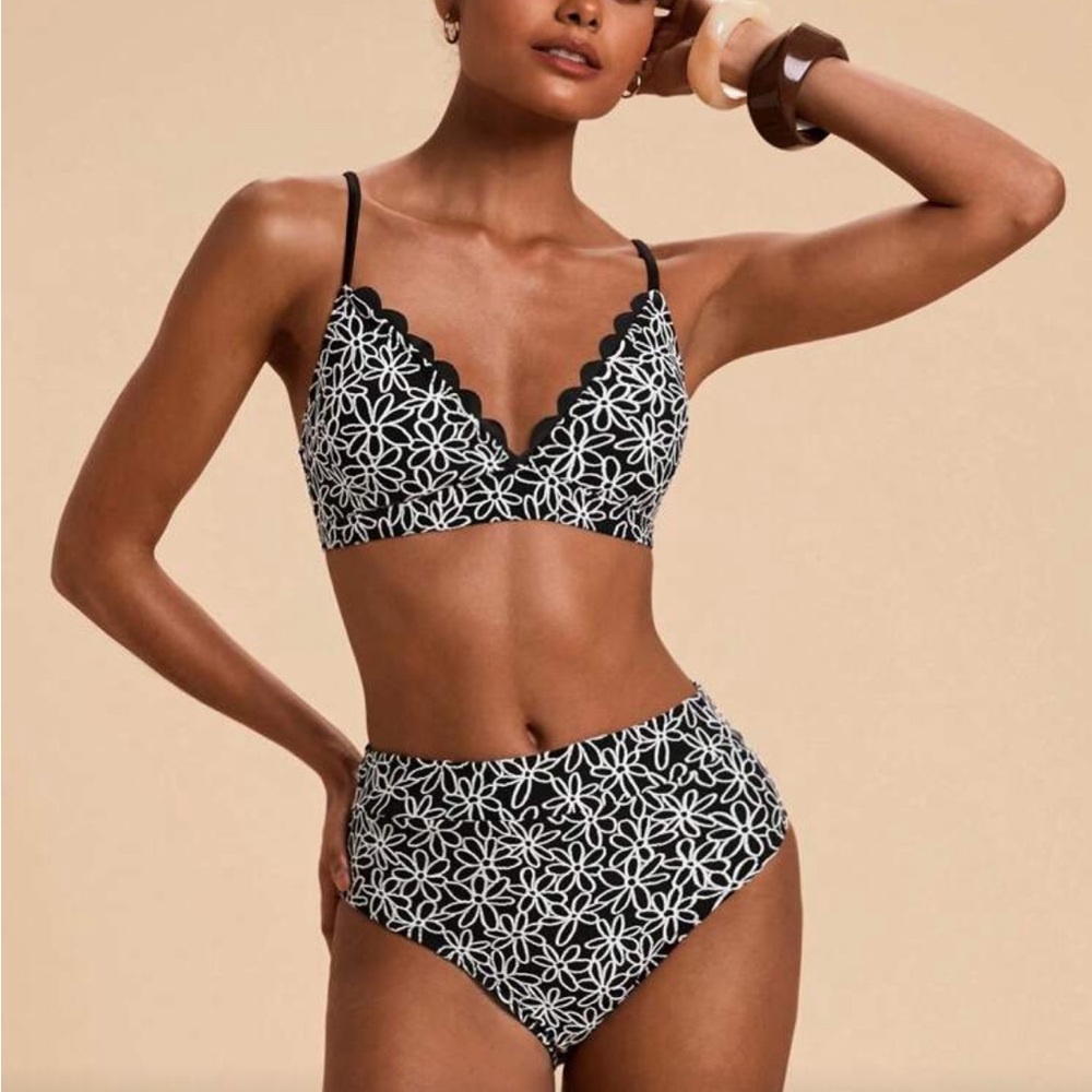 Black & White Floral High-Waist Bikini Set IN PERFECT CONDITION I ACCEPT OFFERS
